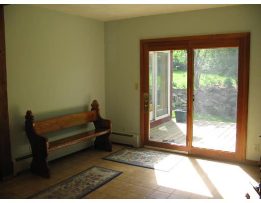 29 Welsh Road Sutton, MA 01590 - Photo 4 of 12