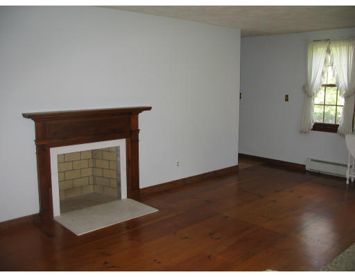 29 Welsh Road Sutton, MA 01590 - Photo 9 of 12