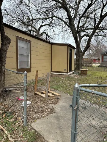 $129,500 | 912 Ritchey Street, Gainesville, TX 76240