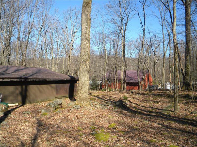 114 Maple Road Bear Rocks, PA 15610 - Photo 3 of 17