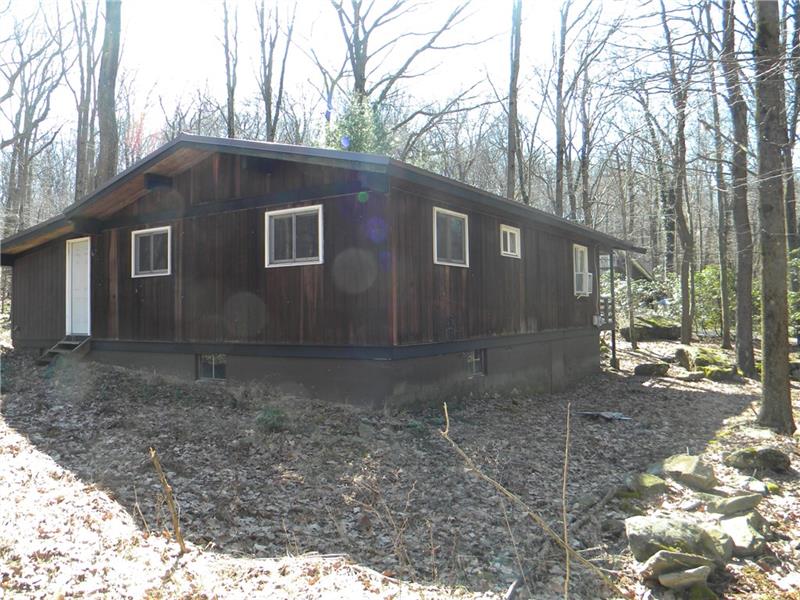 114 Maple Road Bear Rocks, PA 15610 - Photo 5 of 17