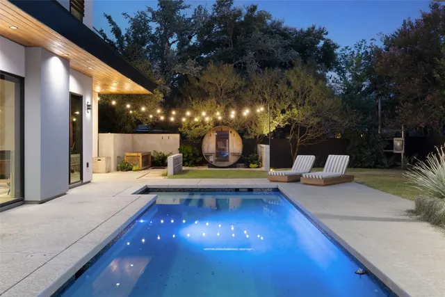 a outdoor space with lots of white furniture