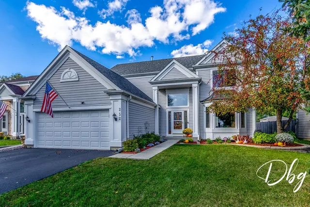 $450,000 | 252 Carters Grove Court, Grayslake, IL 60030