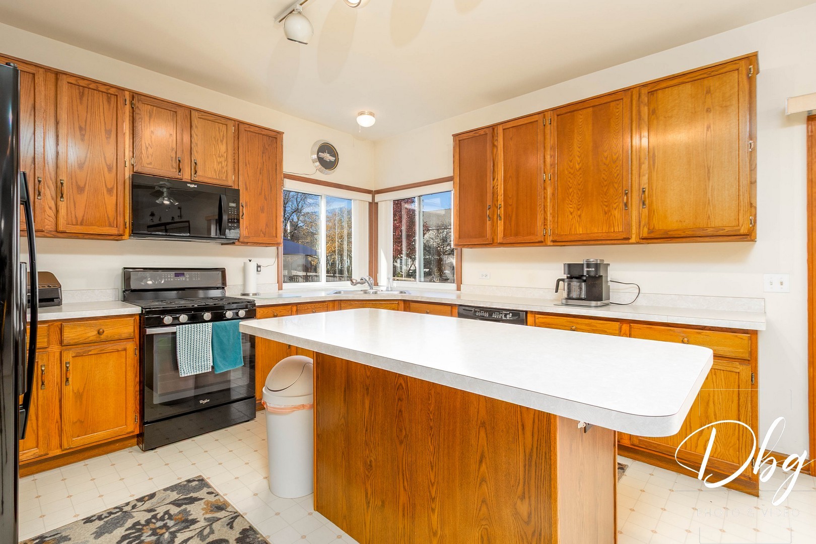 252 Carters Grove Court Grayslake, IL 60030 - Photo 15 of 69 a kitchen with stainless steel appliances granite countertop a refrigerator stove top oven a sink and dishwasher