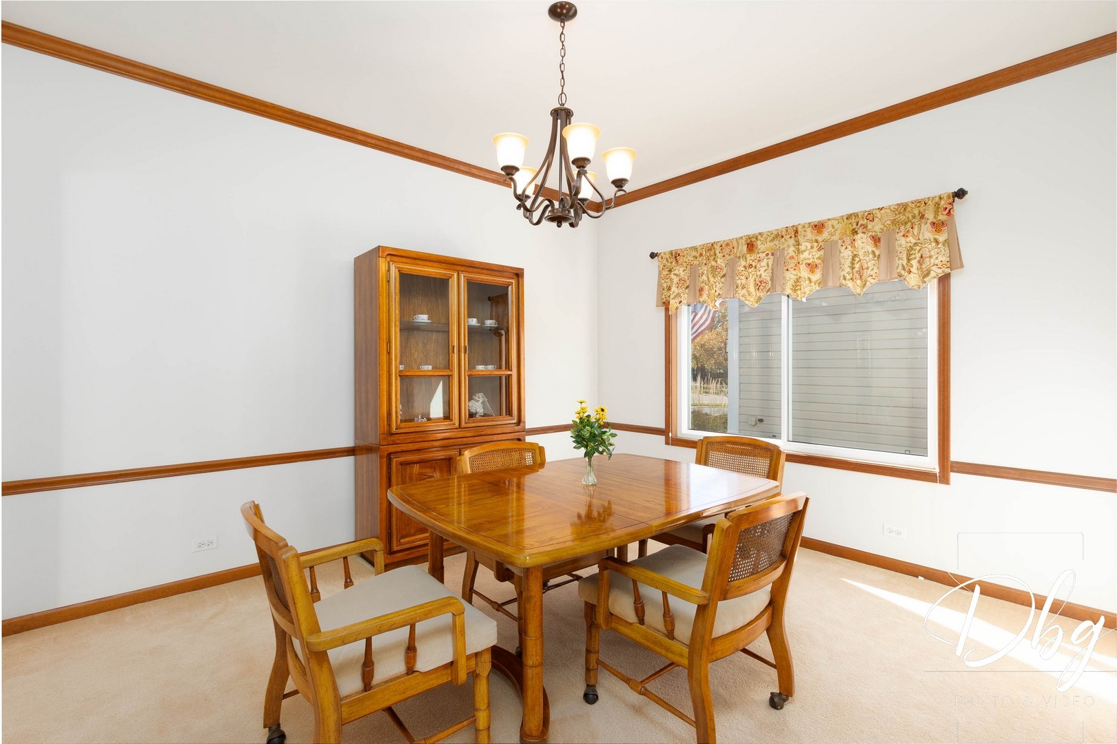 252 Carters Grove Court Grayslake, IL 60030 - Photo 16 of 69 a dining room with furniture and window