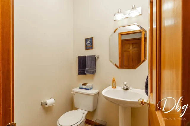 $450,000 | 252 Carters Grove Court, Grayslake, IL 60030