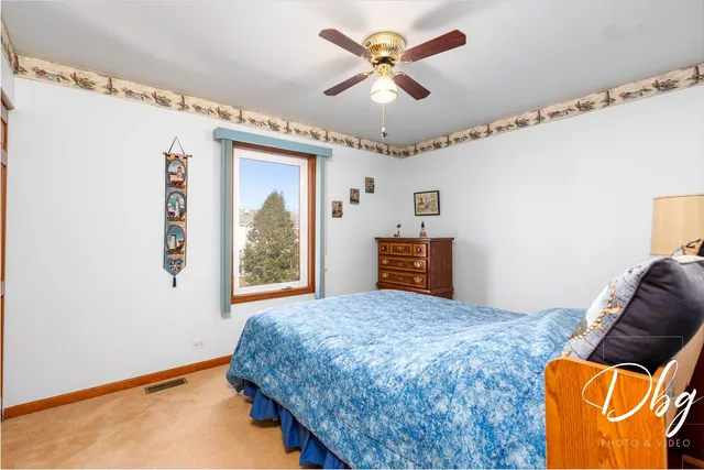 $450,000 | 252 Carters Grove Court, Grayslake, IL 60030