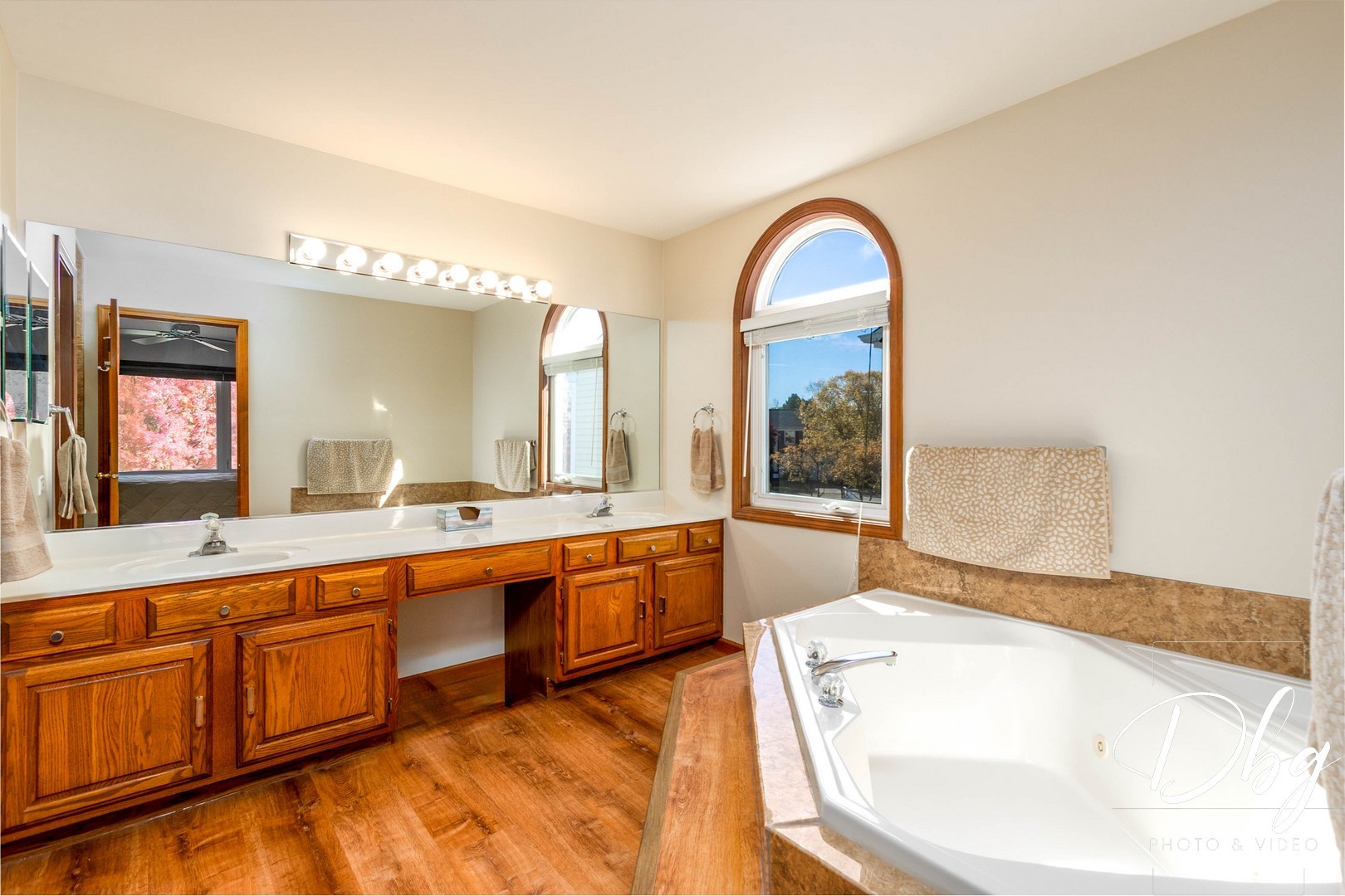 252 Carters Grove Court Grayslake, IL 60030 - Photo 25 of 69 a large bathroom with a large tub and sink