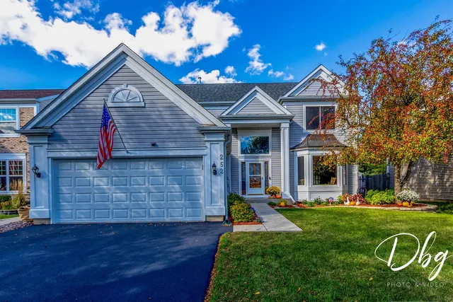 $450,000 | 252 Carters Grove Court, Grayslake, IL 60030
