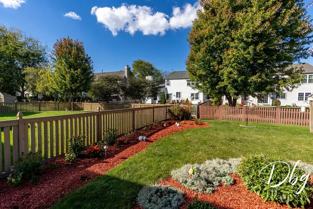 $450,000 | 252 Carters Grove Court, Grayslake, IL 60030