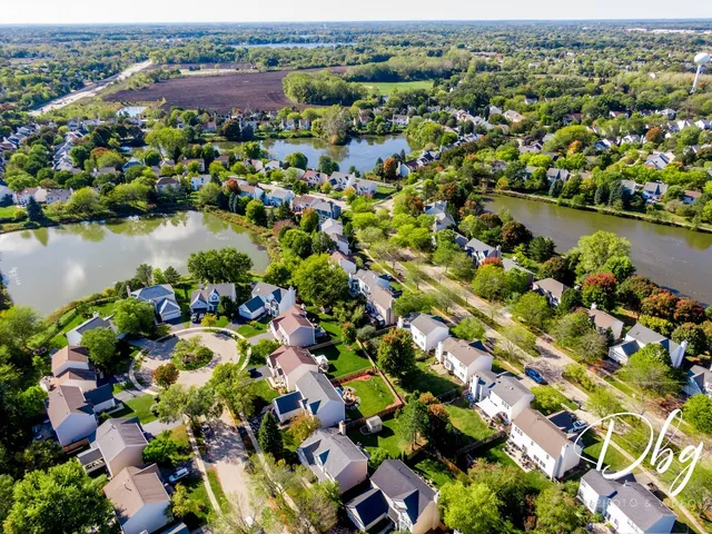 $450,000 | 252 Carters Grove Court, Grayslake, IL 60030