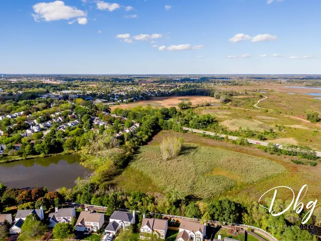 $450,000 | 252 Carters Grove Court, Grayslake, IL 60030