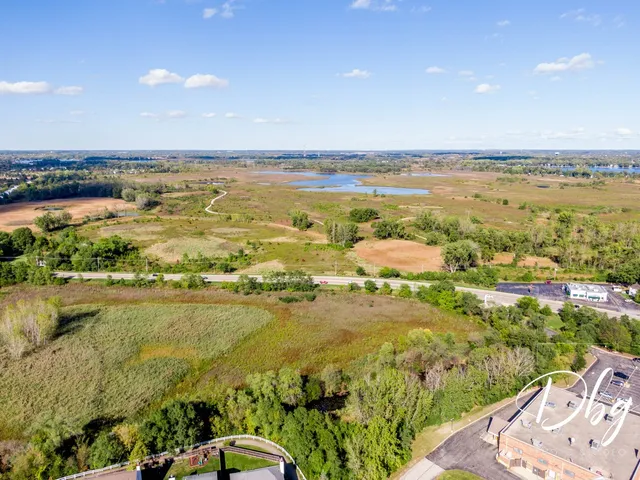 $450,000 | 252 Carters Grove Court, Grayslake, IL 60030