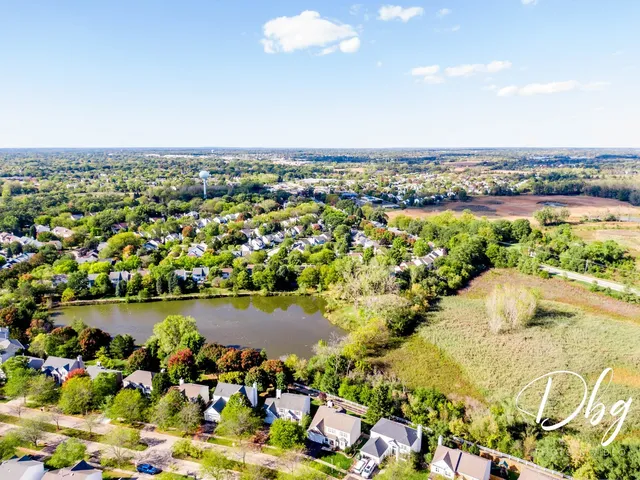 $450,000 | 252 Carters Grove Court, Grayslake, IL 60030