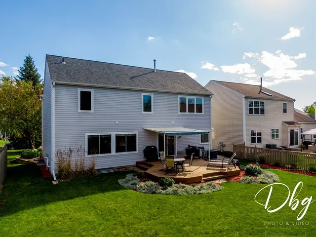 $450,000 | 252 Carters Grove Court, Grayslake, IL 60030