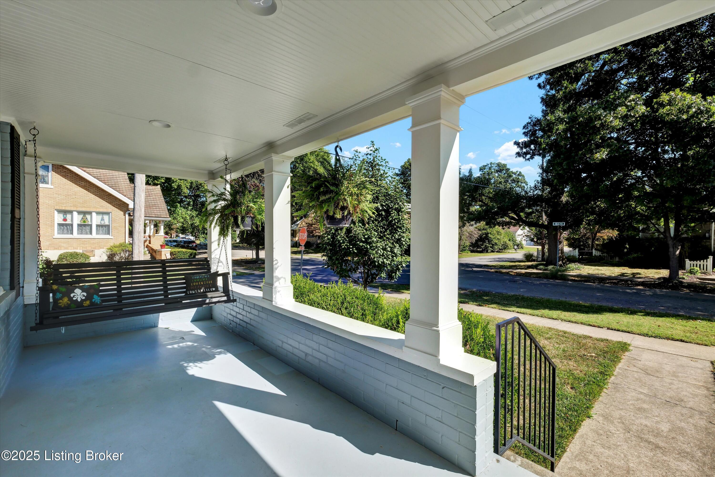 500 Iola Road Louisville, KY 40207 - Photo 3 of 54 Great area for sitting outside