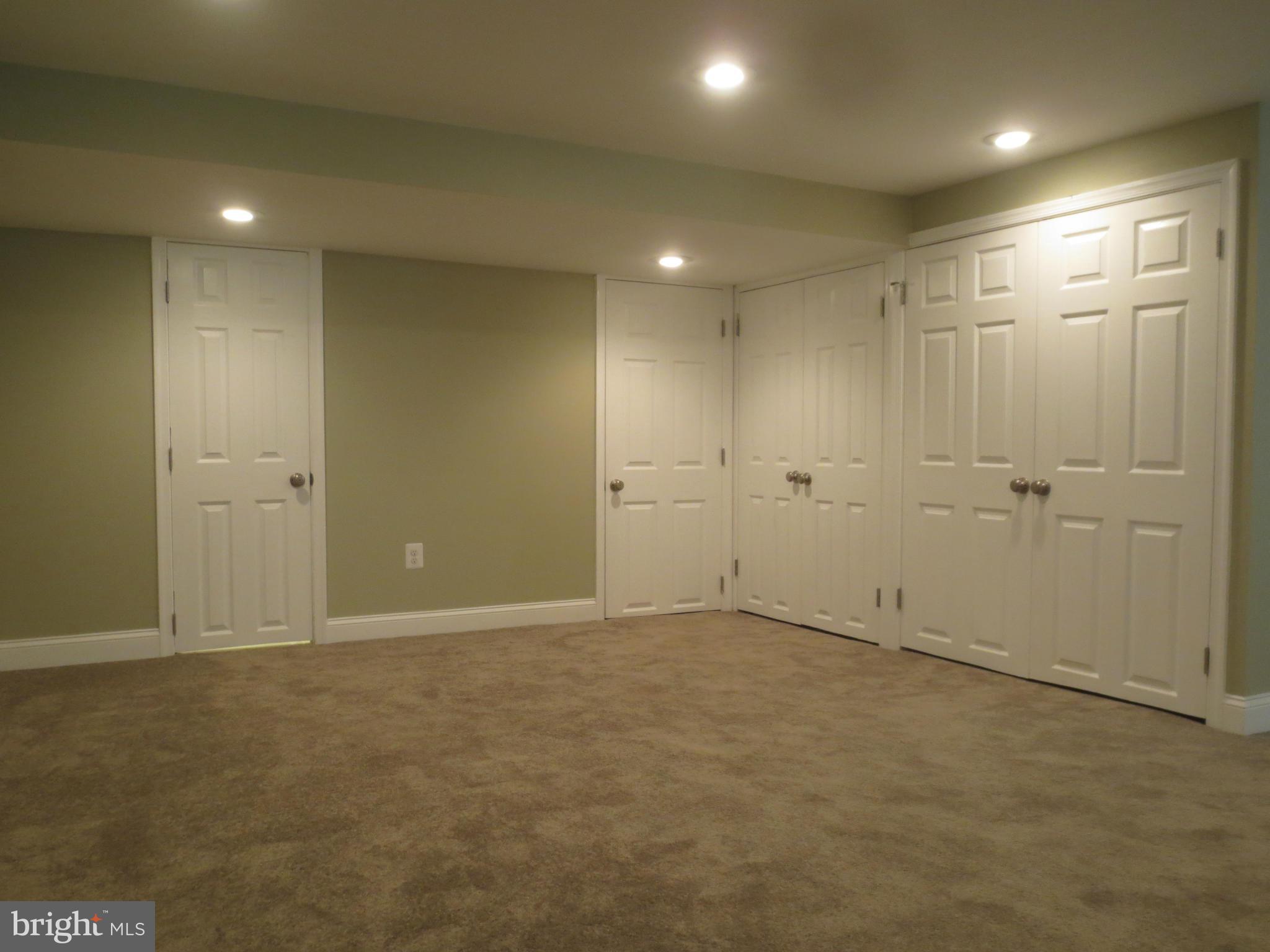 1724 Hartsdale Road Baltimore, MD 21239 - Photo 21 of 30 So much space !