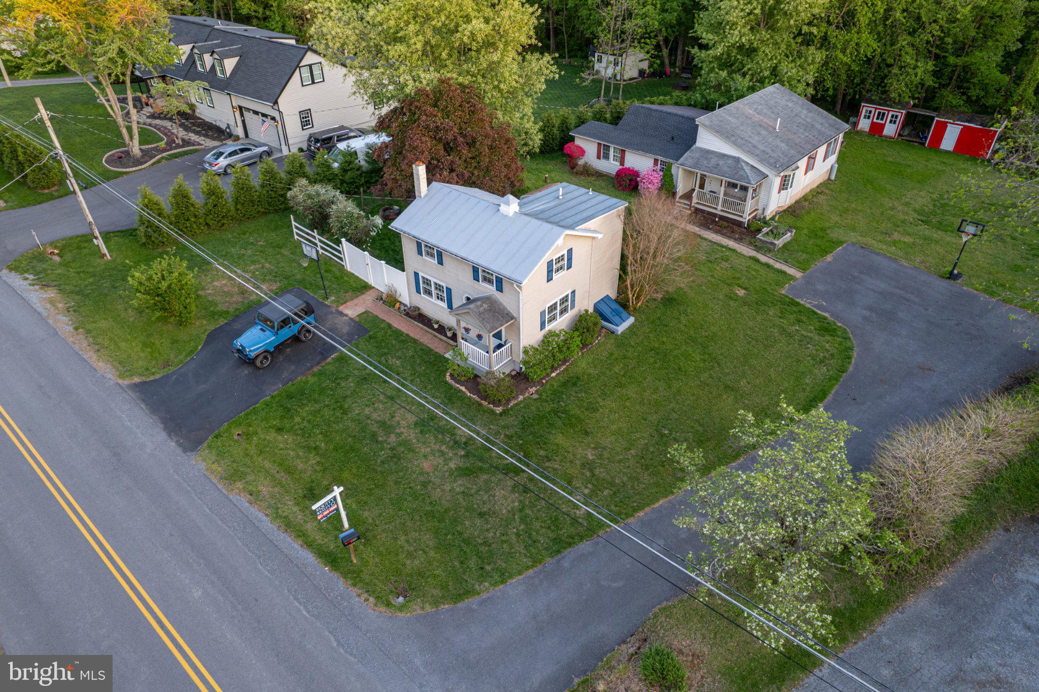 430 Pine Grove Road Bluemont, VA 20135 - Photo 4 of 58 Charming home with spacious yard.