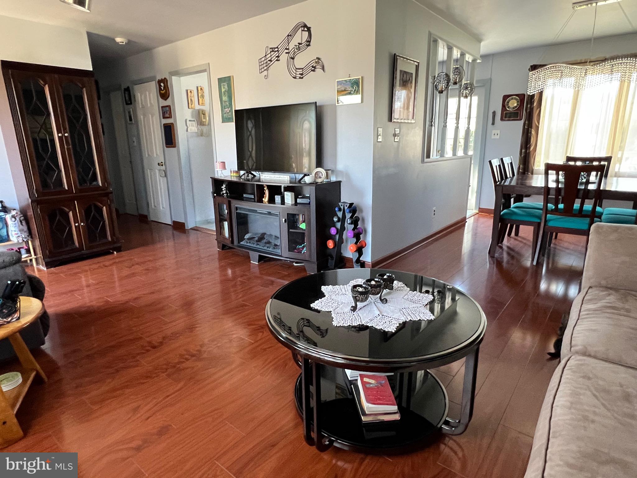 9 Rock Royal Road Hamilton, NJ 08620 - Photo 4 of 17