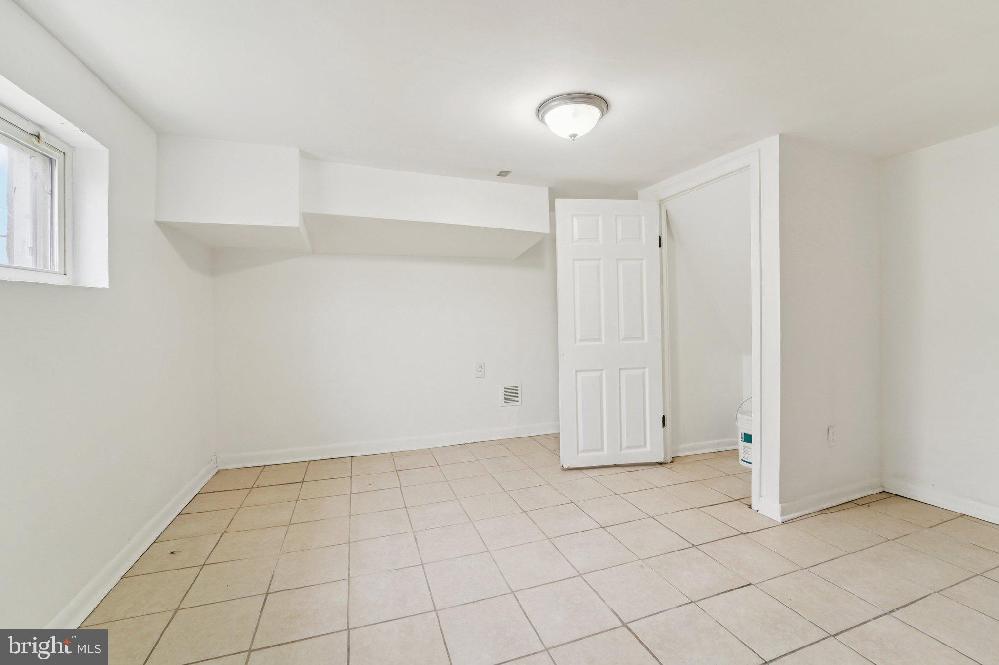 800 Stoll Street Baltimore, MD 21225 - Photo 13 of 24 a view of an empty room