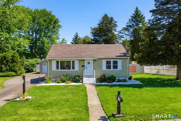 $399,000 | 3 Cedar Street, Waterford, CT 06385