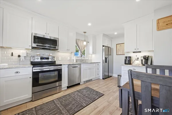 $399,000 | 3 Cedar Street, Waterford, CT 06385