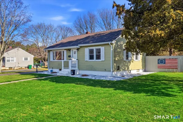 $399,000 | 3 Cedar Street, Waterford, CT 06385