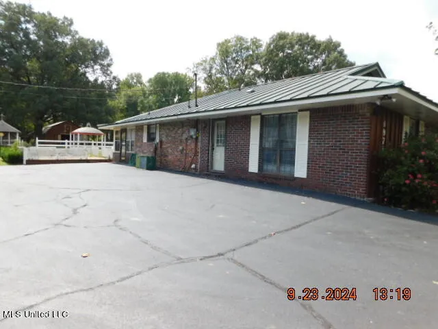 $330,000 | 4971 Church Road, Nesbit, MS 38651