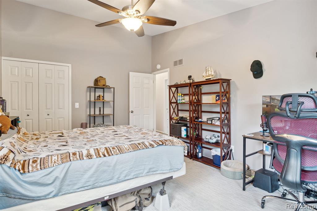 22040 Edgewater Novi, MI 48375 - Photo 31 of 44