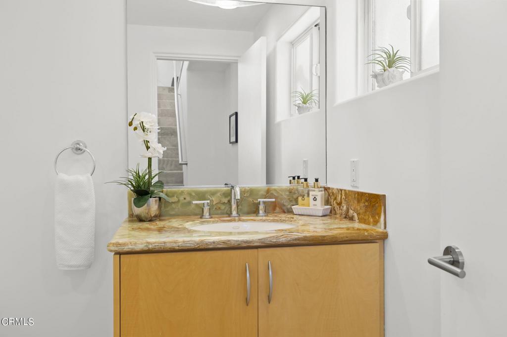 3757 Ocean Drive Oxnard, CA 93035 - Photo 49 of 60 Powder Room