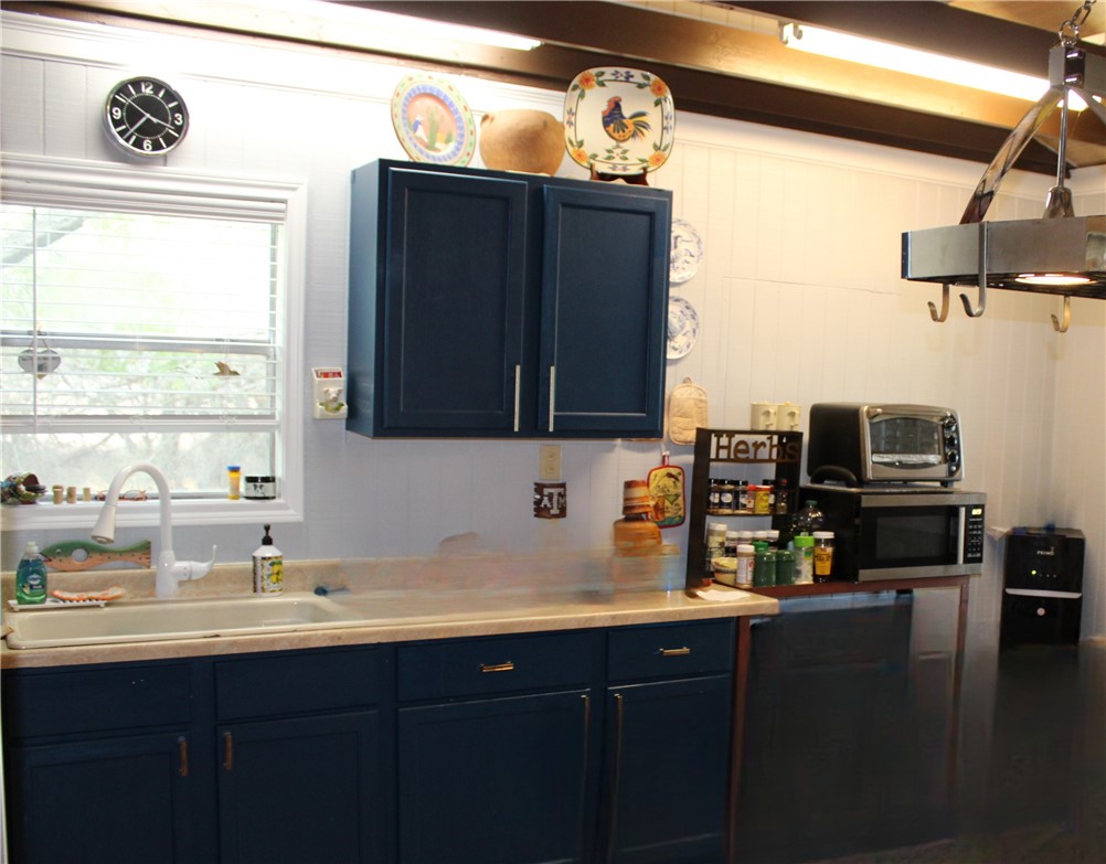 531 South County Road 1140 Riviera, TX 78379 - Photo 7 of 15 Kitchen