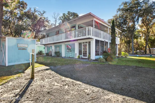 $629,900 | 126 Palmetto Trail, Interlachen, FL 32148