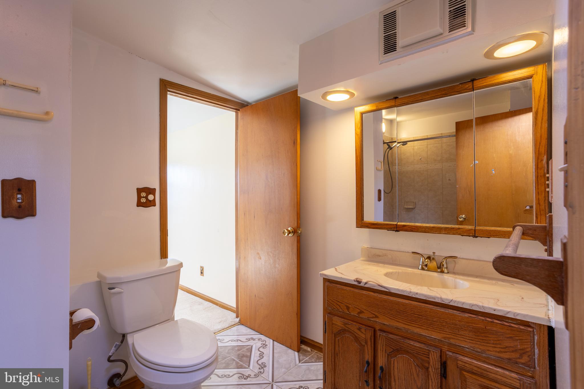 8300 Dalesford Road Baltimore, MD 21234 - Photo 26 of 32 Upper level bathroom