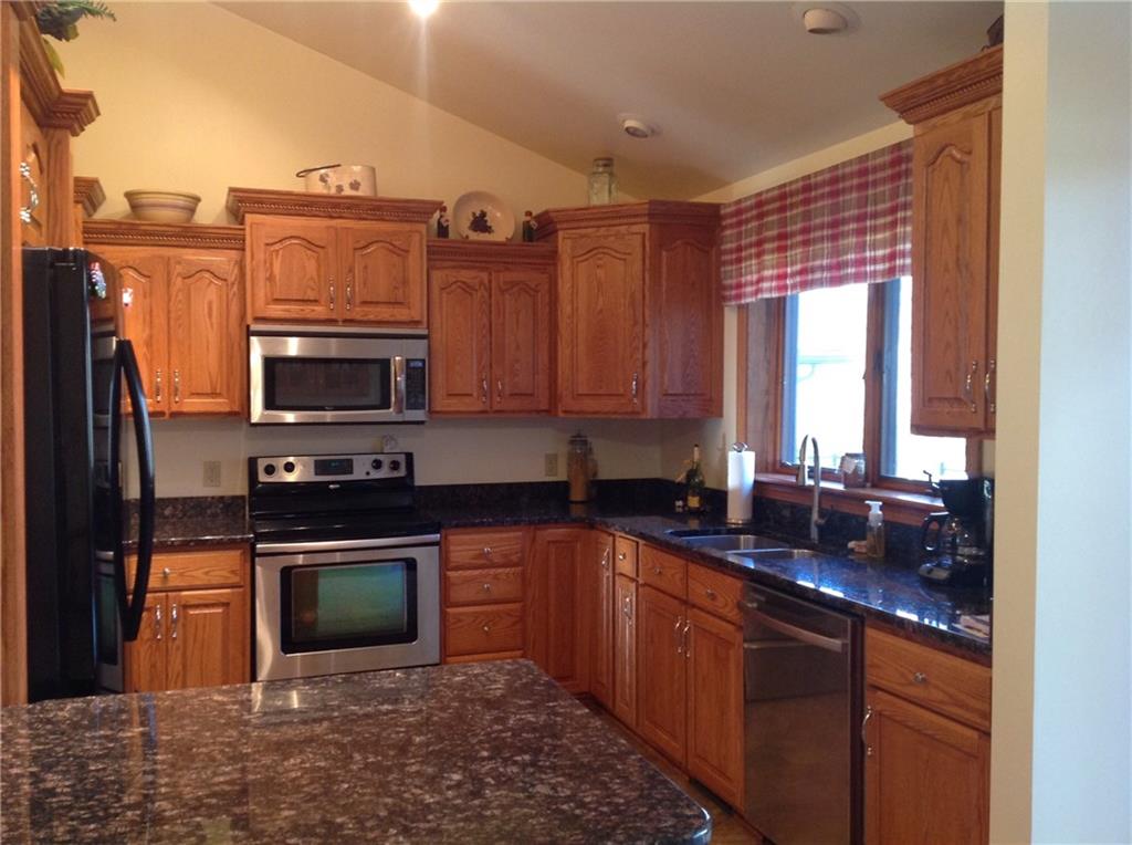 466 Robertson Road Hermitage, PA 16148 - Photo 2 of 23 Gallery Image 2