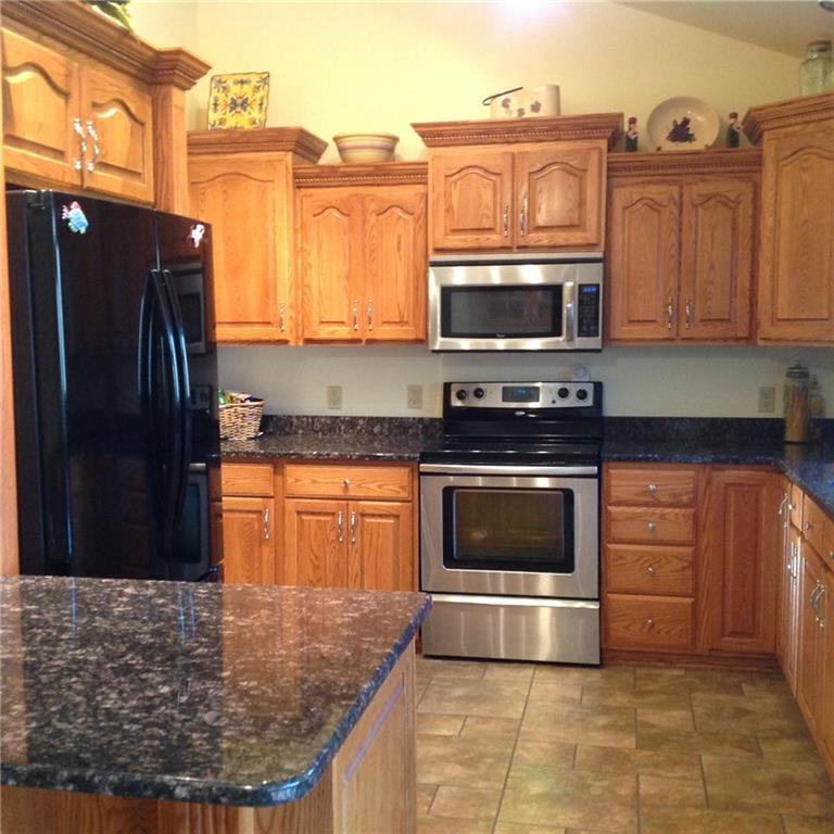 466 Robertson Road Hermitage, PA 16148 - Photo 4 of 23 Gallery Image 4