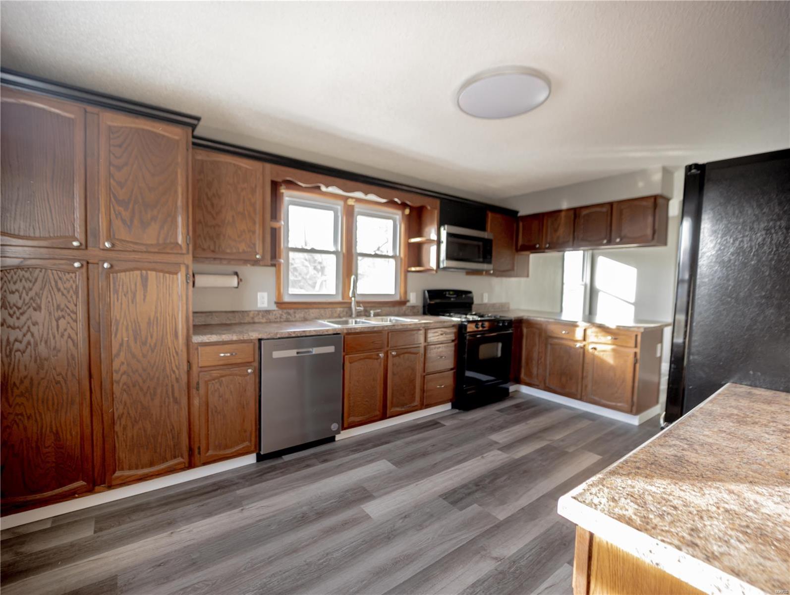 602 North Walnut Street Bethalto, IL 62010 - Photo 7 of 20