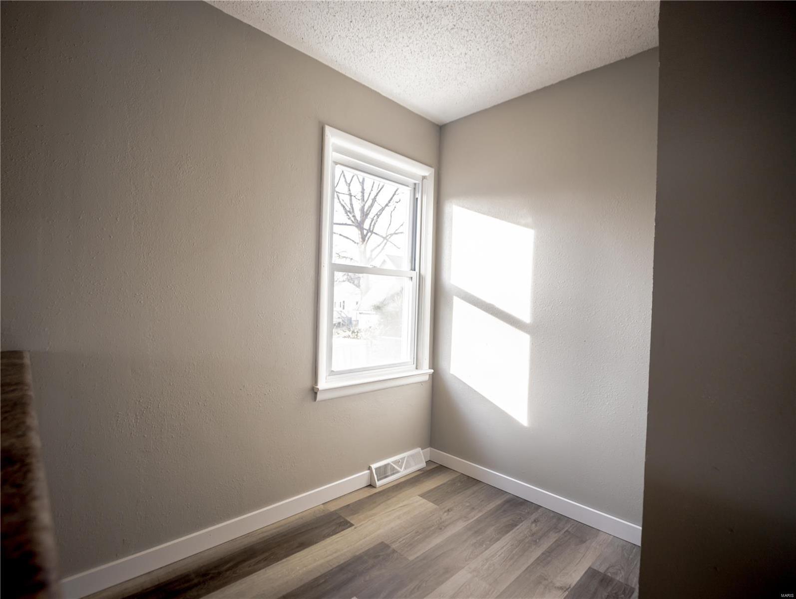 602 North Walnut Street Bethalto, IL 62010 - Photo 8 of 20