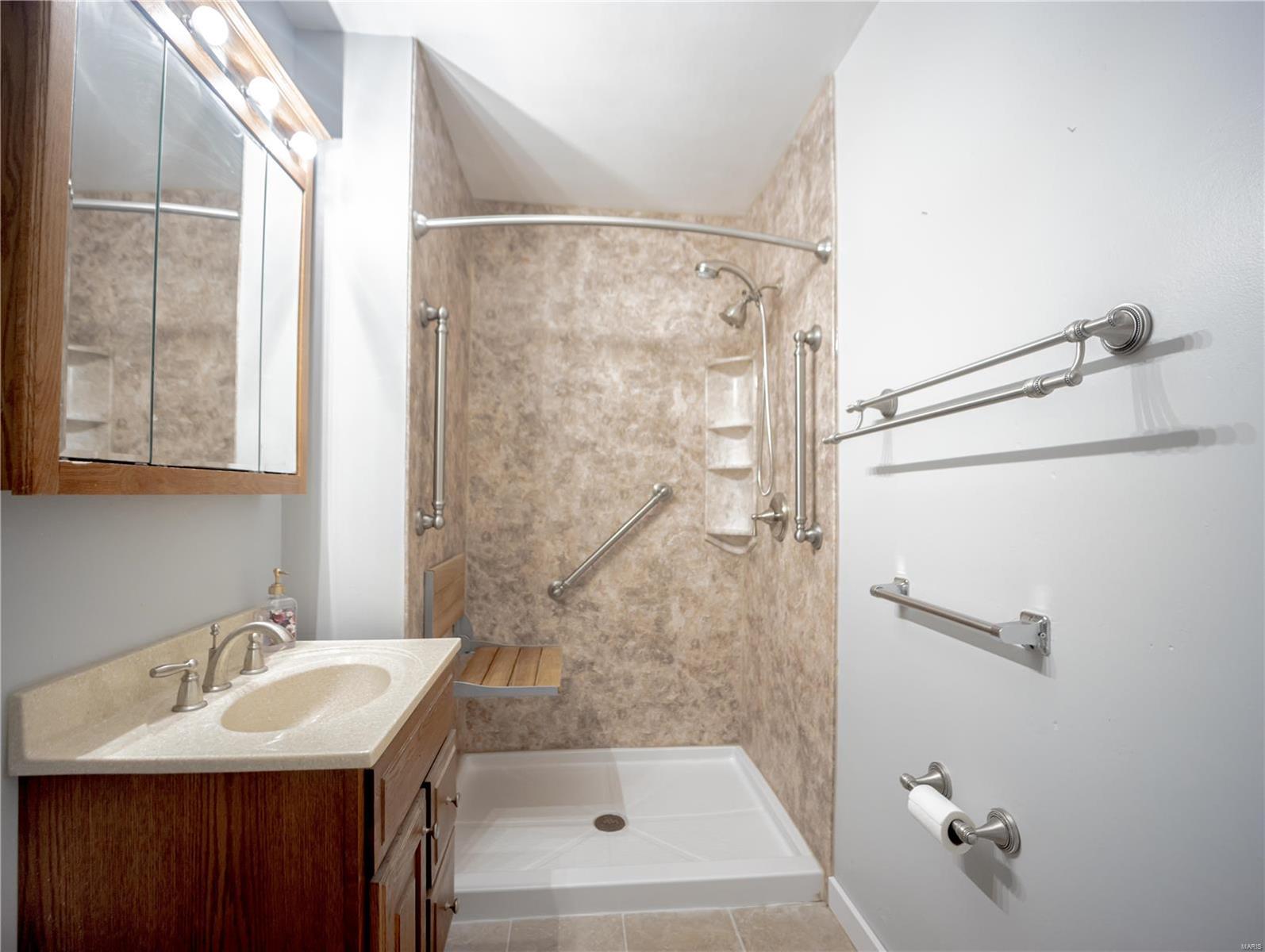 602 North Walnut Street Bethalto, IL 62010 - Photo 9 of 20