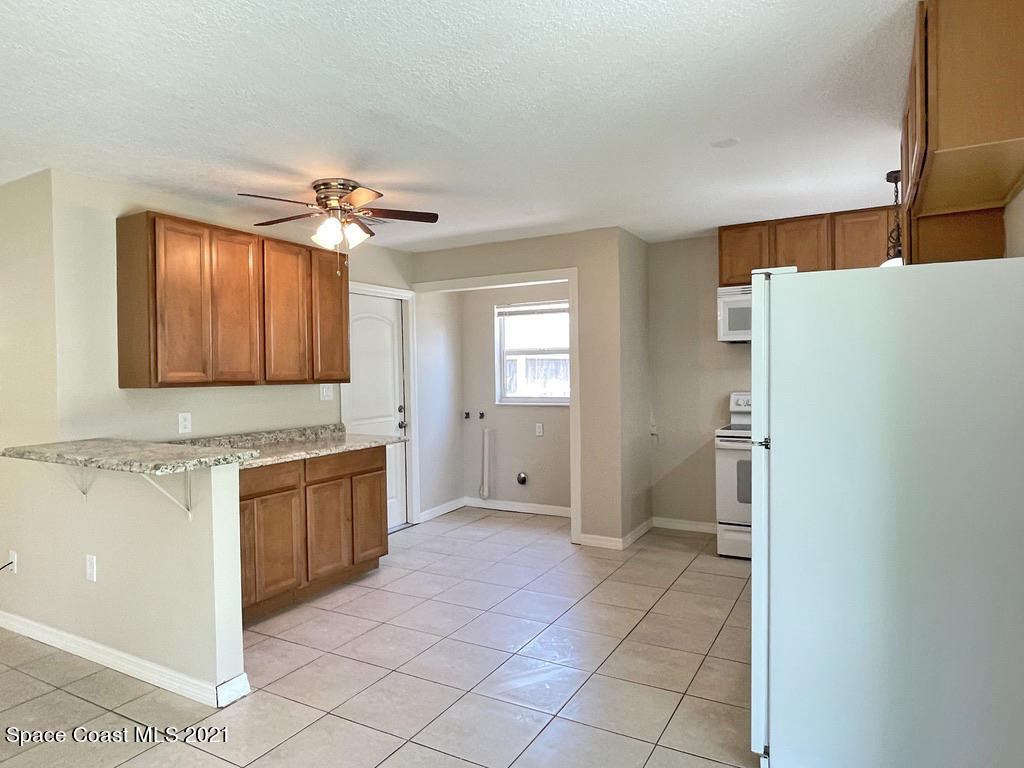 304 3rd Street Merritt Island, FL 32953 - Photo 4 of 20 Kitchen 3