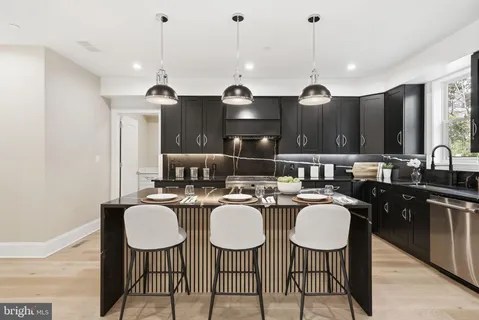 $2,850,000 | 5047 MacArthur Boulevard Northwest, Washington, DC 20016