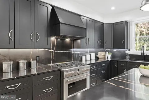 $2,850,000 | 5047 MacArthur Boulevard Northwest, Washington, DC 20016