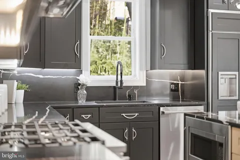 $2,850,000 | 5047 MacArthur Boulevard Northwest, Washington, DC 20016