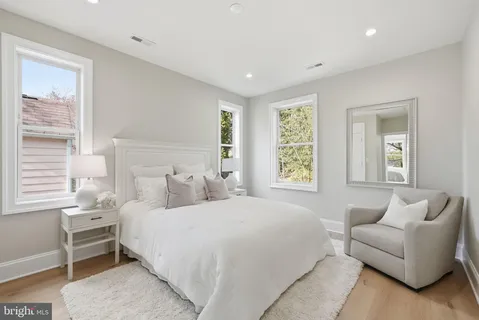 $2,850,000 | 5047 MacArthur Boulevard Northwest, Washington, DC 20016