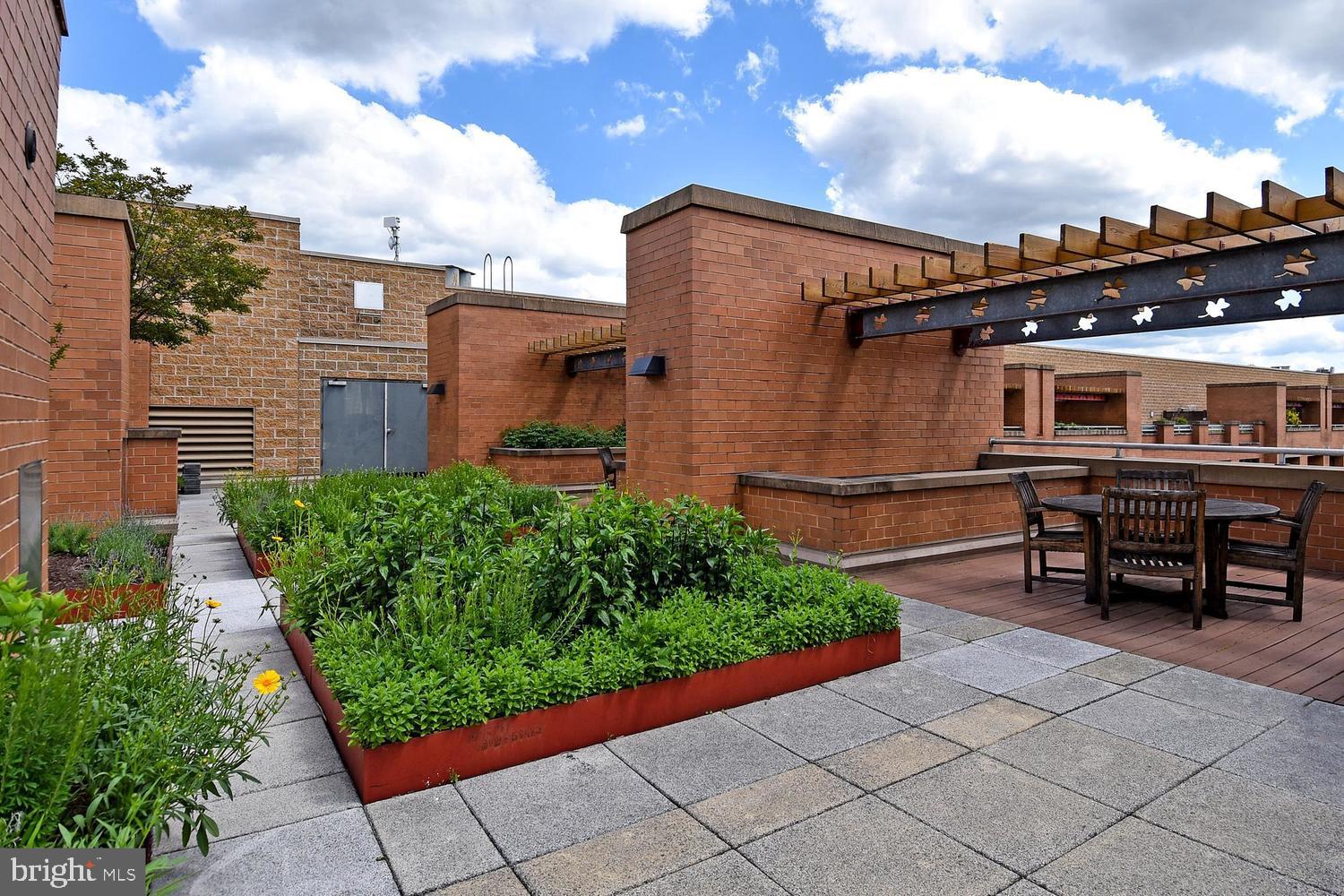 616 E Street Northwest, Unit 902 Washington, DC 20004 - Photo 17 of 20