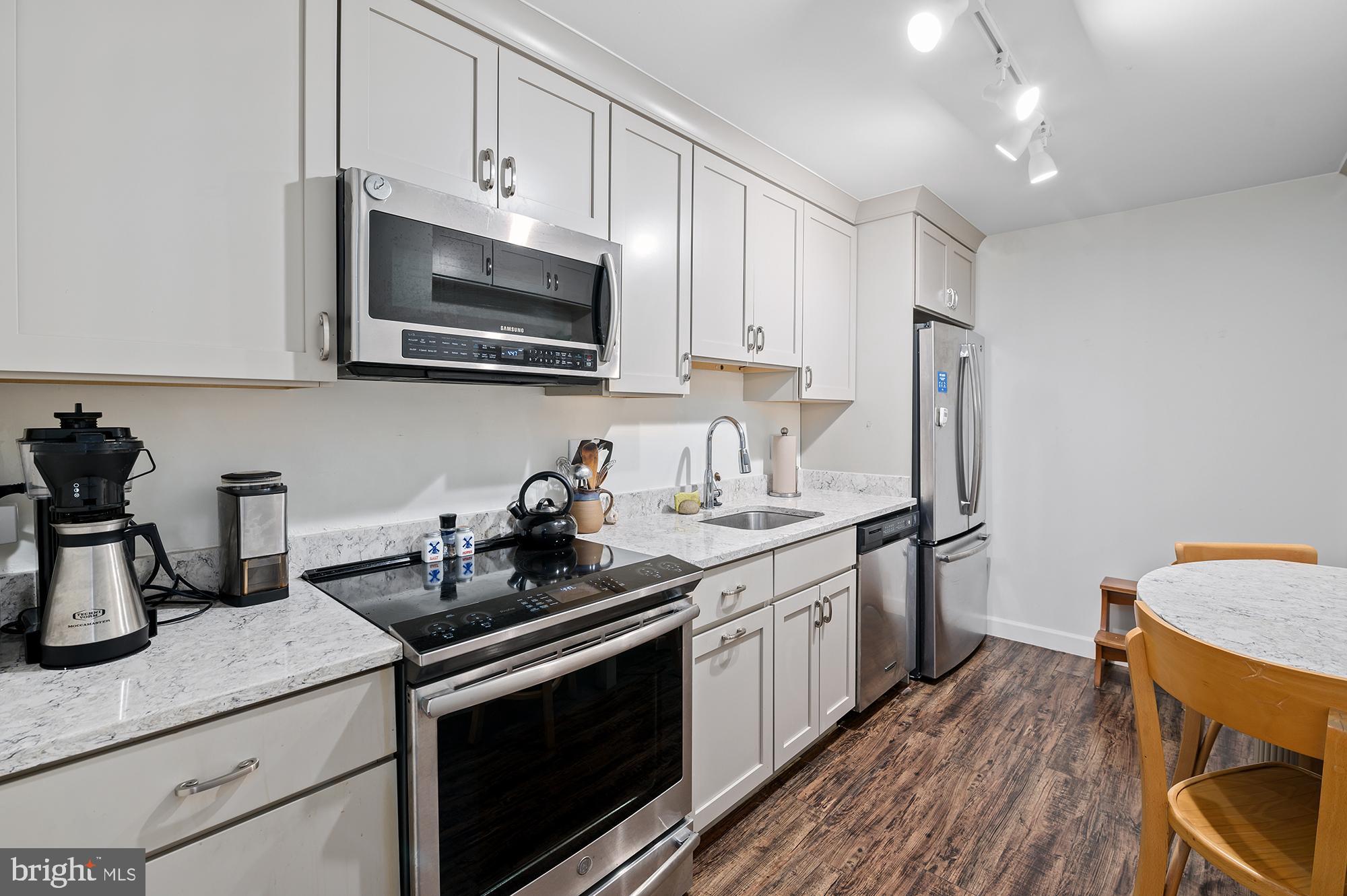 5712 Roland Avenue, Unit TB Baltimore, MD 21210 - Photo 12 of 29 Upgraded kitchen