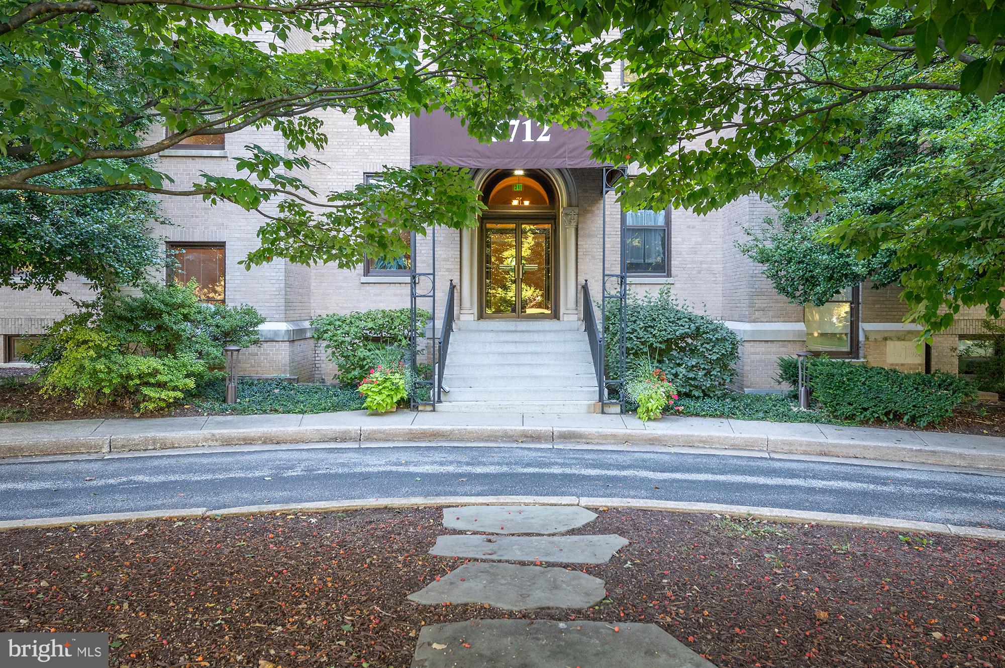 5712 Roland Avenue, Unit TB Baltimore, MD 21210 - Photo 2 of 29 Front entrance to the building