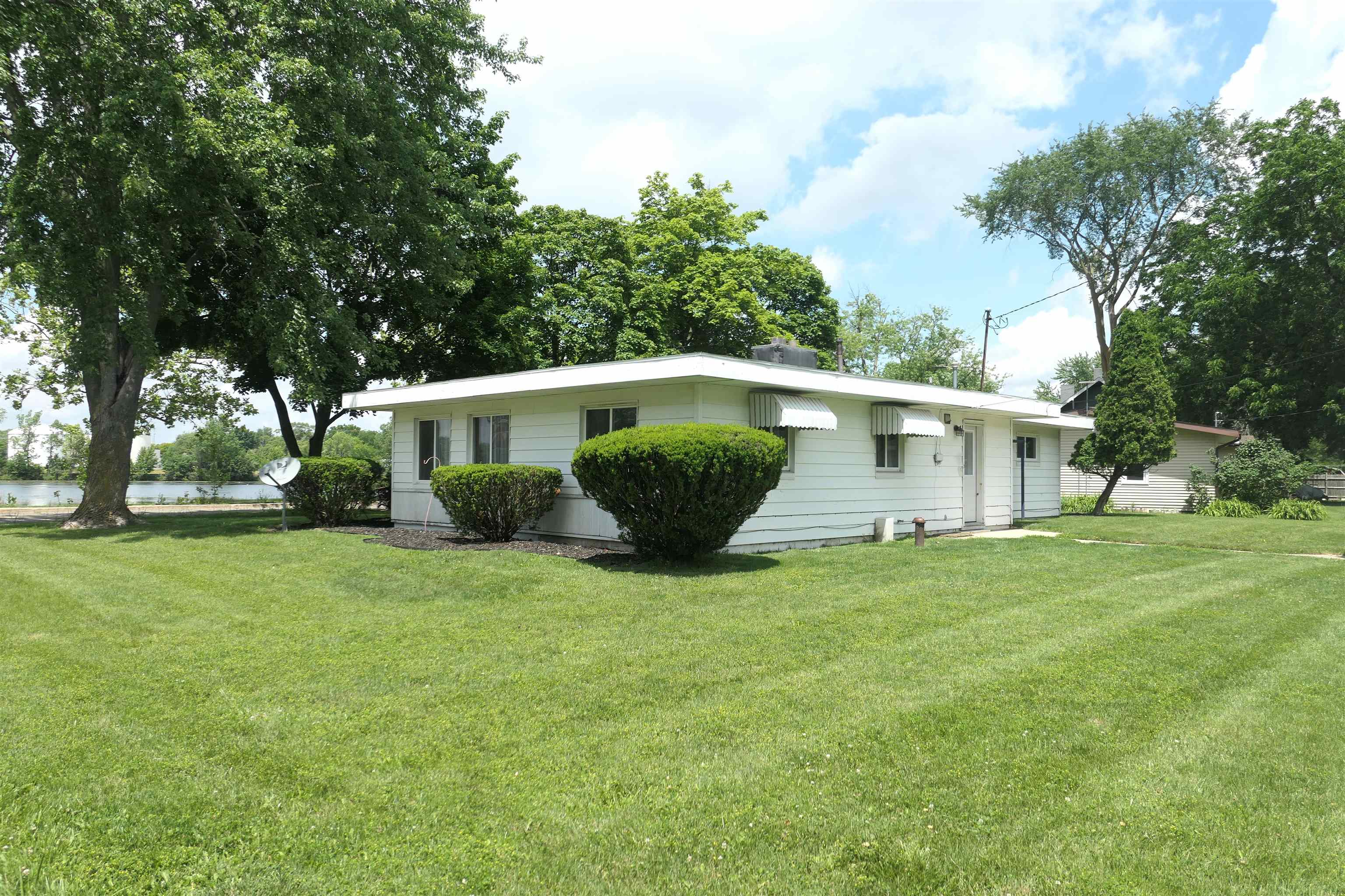 135 Riverside Drive Alma, MI 48801 - Photo 2 of 25
