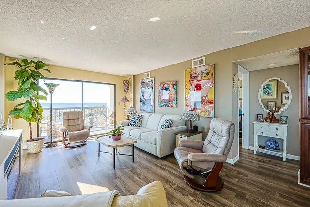 $525,000 | 311 69th Avenue North, Unit 901, Myrtle Beach, SC 29572