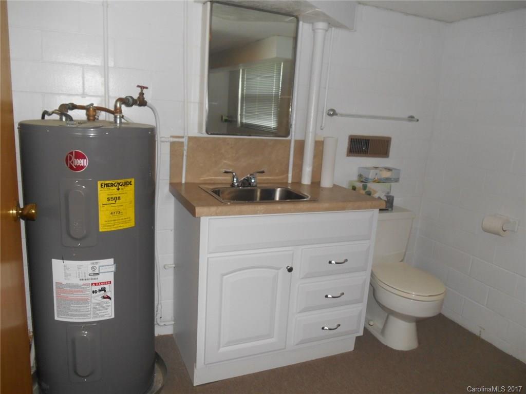 1605 Peeler Road Salisbury, NC 28146 - Photo 11 of 23 Gallery Image 11