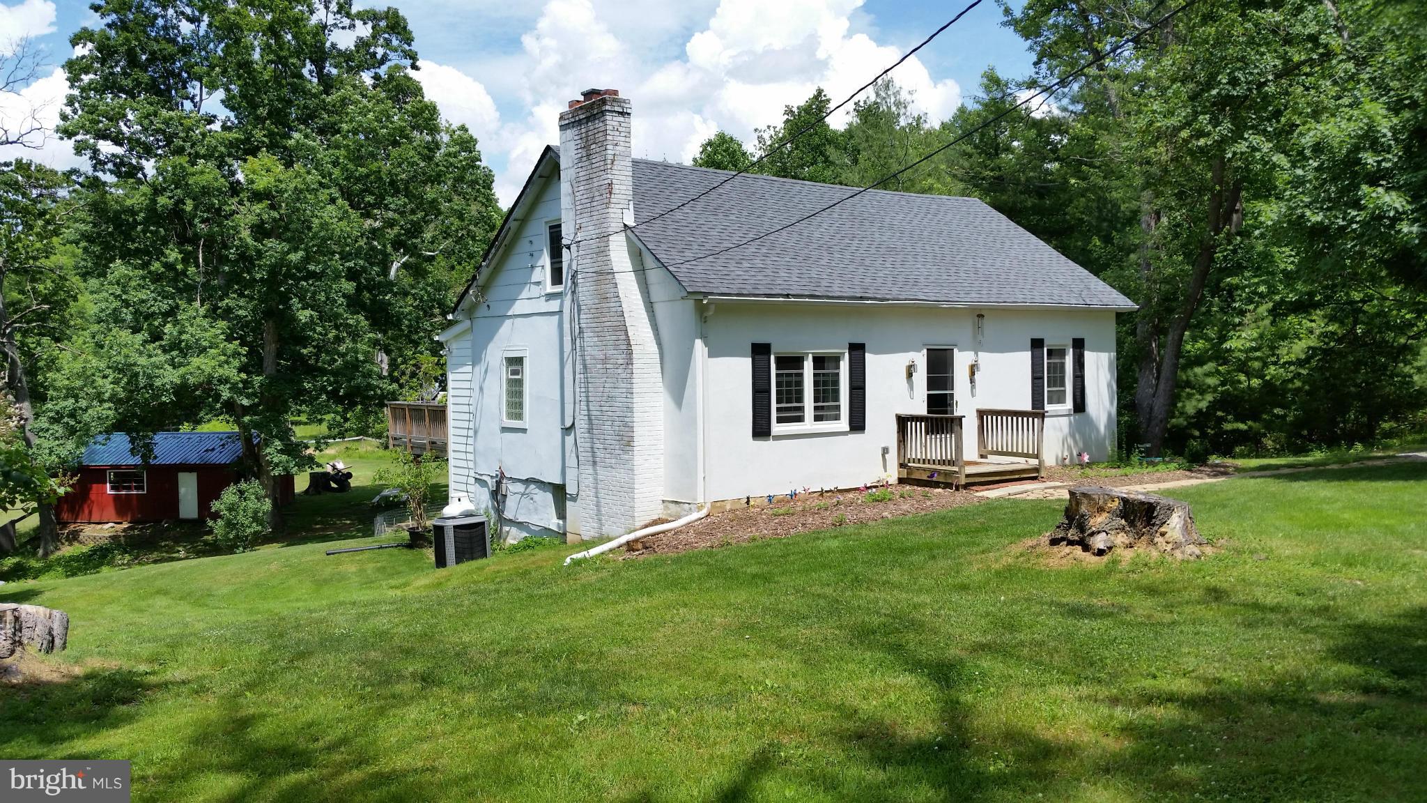637 Pine Grove Road Bluemont, VA 20135 - Photo 2 of 29 Exterior (General)